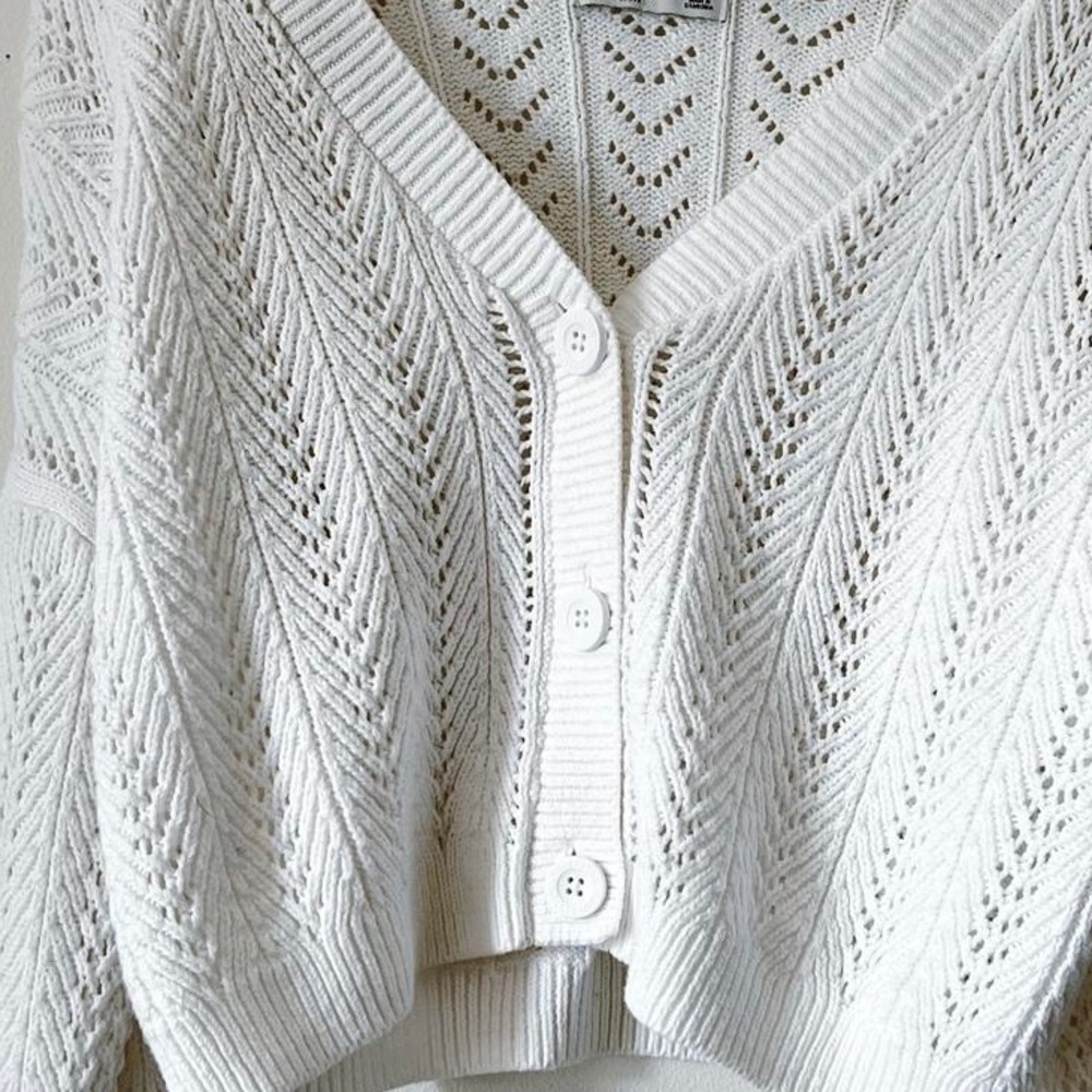 Hollister Women's White Knit Cardigan (Easy Cropped Cardigan)